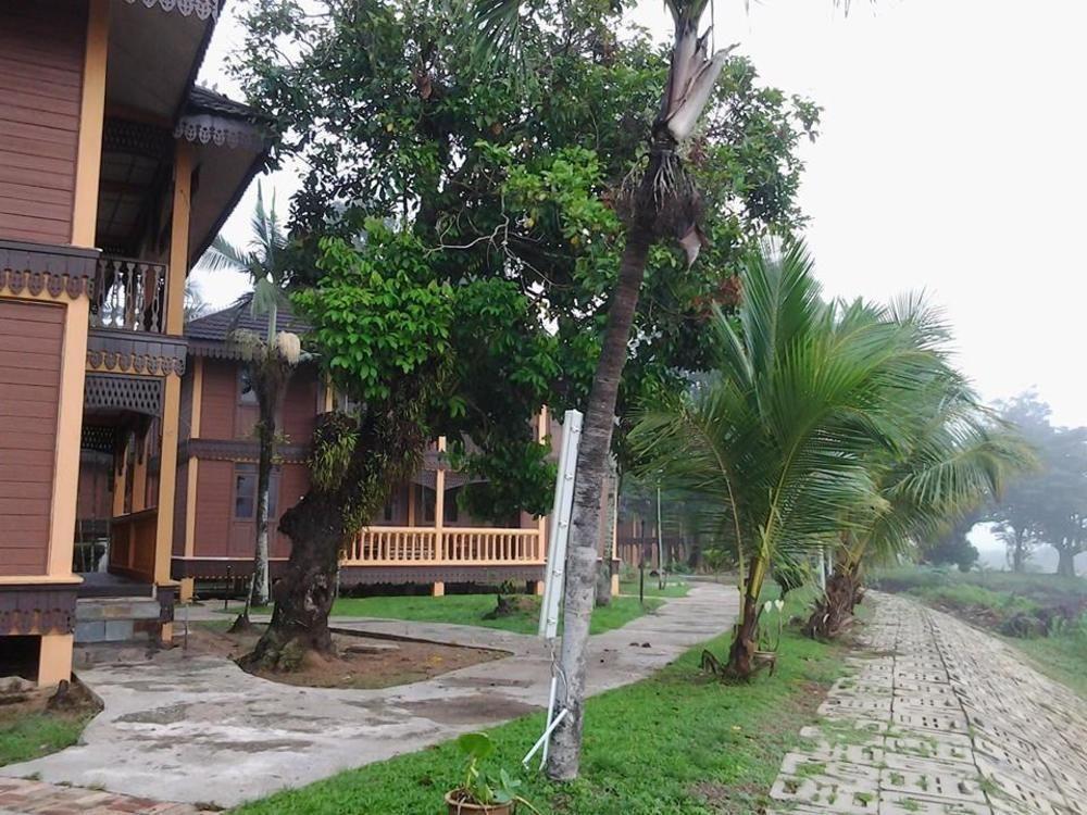 Green Village Pasir Salak Eco River Resort Kampung Gajah (Perak) Exterior foto