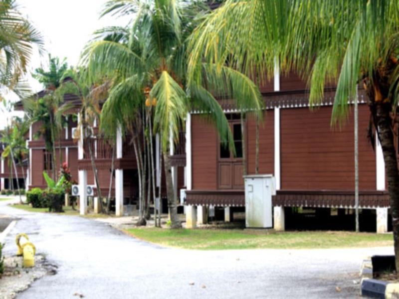 Green Village Pasir Salak Eco River Resort Kampung Gajah (Perak) Exterior foto